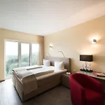 מלון Design-konferenzhotel & Restaurant Steinernes Schweinchen 4*