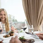 Design-konferenzhotel & Restaurant Steinernes Schweinchen 4* קאסל