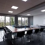 Design-konferenzhotel & Restaurant Steinernes Schweinchen 4* קאסל