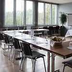 Design-konferenzhotel & Restaurant Steinernes Schweinchen קאסל