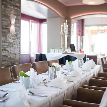 Design-konferenzhotel & Restaurant Steinernes Schweinchen Otel Kassel